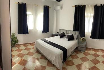 تختخواب و صبحانه Villa Maya