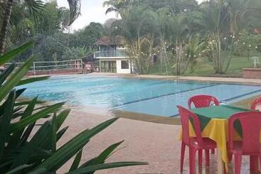 هتل Club Recreativo La Karola