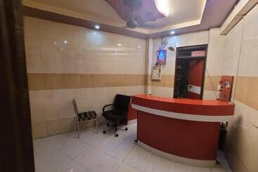 هتل Jai Malhar Lodge