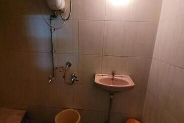 هتل Jai Malhar Lodge