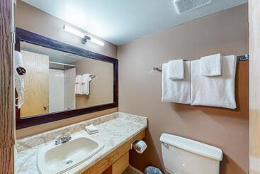 هتل Whitefoot Lodge 342/344