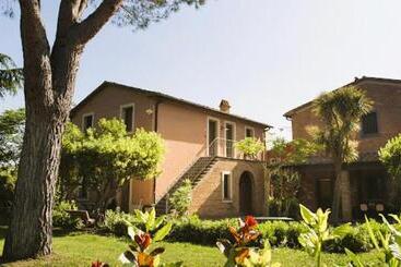 Isa Il Casale Di Donoratico, Residence With Swimming Pool