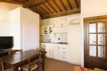 Il Casale Di Donoratico, Residence With Swimming Pool