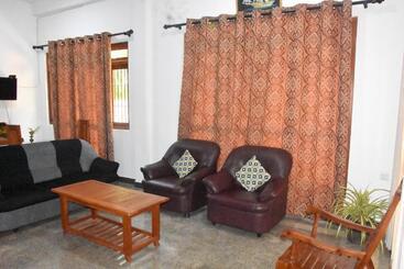 پانسیون Camellia Resort