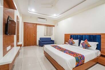 پانسیون Fabhotel Hk Villa