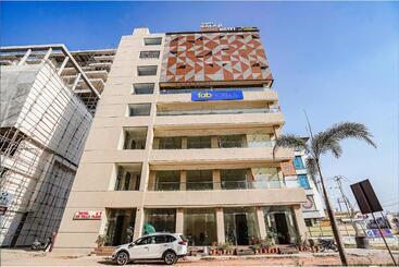 پانسیون Fabhotel Hk Villa