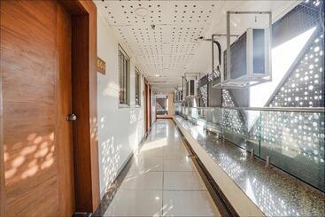 پانسیون Fabhotel Hk Villa