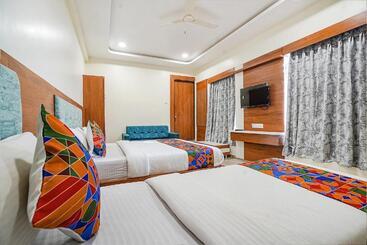 پانسیون Fabhotel Hk Villa
