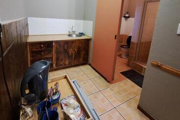 پانسیون Morgenbos Guesthouse