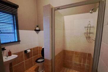 پانسیون Morgenbos Guesthouse
