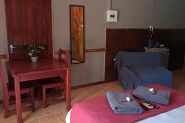 پانسیون Morgenbos Guesthouse