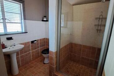 پانسیون Morgenbos Guesthouse