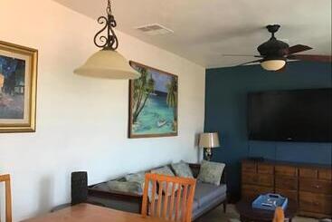 پانسیون The Hideaway Vacation Condos