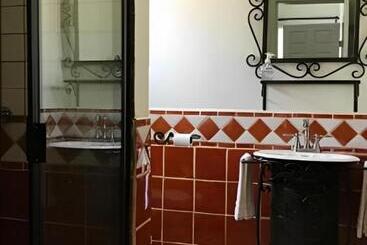 پانسیون The Hideaway Vacation Condos