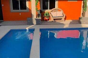 پانسیون The Hideaway Vacation Condos