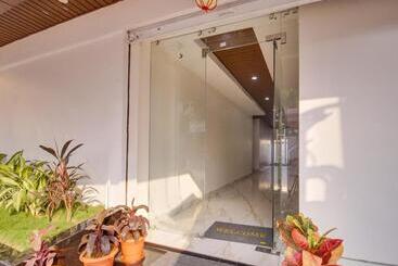 هتل Rr Residency