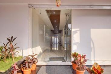 هتل Rr Residency