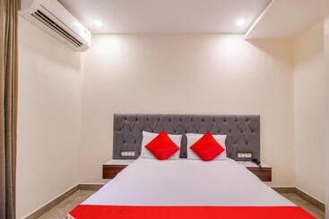 هتل Rr Residency