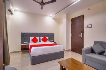 هتل Rr Residency