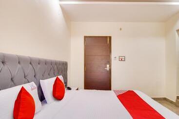 هتل Rr Residency