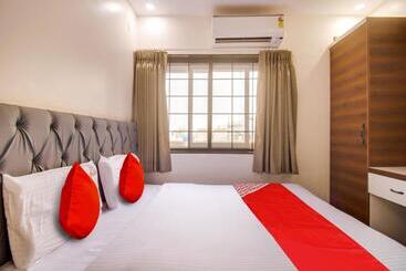هتل Rr Residency