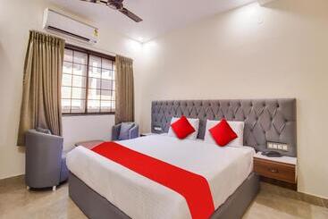 هتل Rr Residency