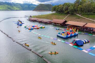 เดอะวอเตอร์ปาร์ครีสอร์ท  The Water Park Resort
