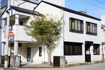 הוסטל Stay Uwu 001 Gallery House 一棟貸切 まちのギャラリー