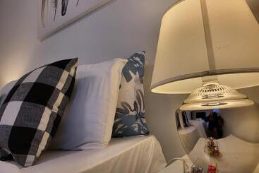 تختخواب و صبحانه New Luxury Home