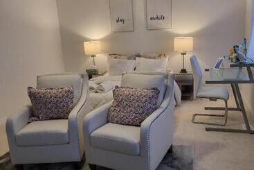 تختخواب و صبحانه New Luxury Home