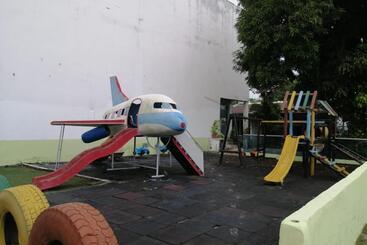 هتل آپارتمان Cabaña En Coveñas