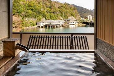 هتل 夕景の宿 海のゆりかご 萩小町