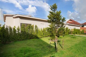 호텔 Andaman Best Time Grand Pool Villa