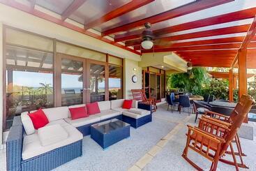 هتل Bahia Pez Vela Villa Combo Units 18 And 19