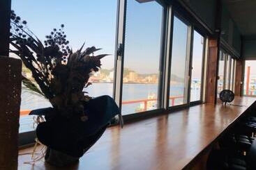 هتل Seaside Hostel Light House   Vacation Stay 82336v