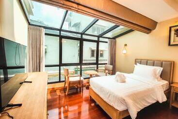 هتل Siri Grand Bangkok