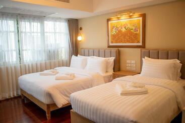 هتل Siri Grand Bangkok