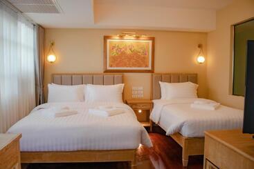 هتل Siri Grand Bangkok