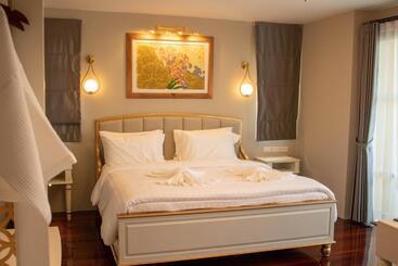 هتل Siri Grand Bangkok