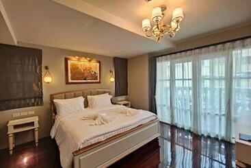 هتل Siri Grand Bangkok