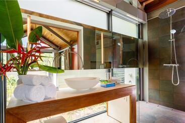 هتل Villa Escape Burasari