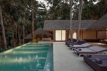 هتل Villa Escape Burasari