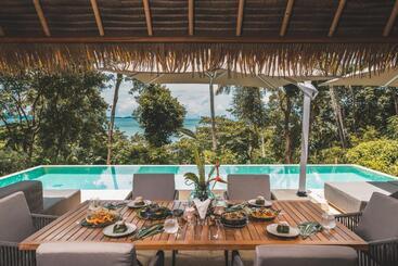 هتل Villa Escape Burasari