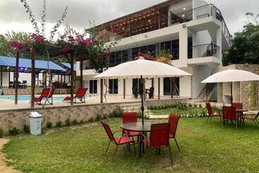 پانسیون Akuaippa Hostal Restaurant