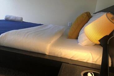 پانسیون Avalon Stay 7 Nights Minimum Booking