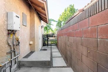 پانسیون Beautiful Downey Guest House