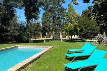پانسیون Chambres D Hôtes Rénovées Avec Piscine, Cœur De Ville, Proche Zoo Et Prytanée, Petit Déj Inclus   Fr