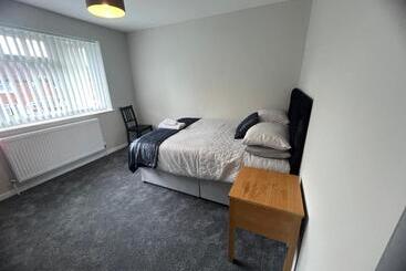 پانسیون The Coral Guest House 1 Fratton Park Portsmouth