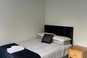 پانسیون The Coral Guest House 1 Fratton Park Portsmouth