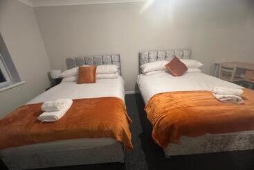 پانسیون The Coral Guest House 1 Fratton Park Portsmouth